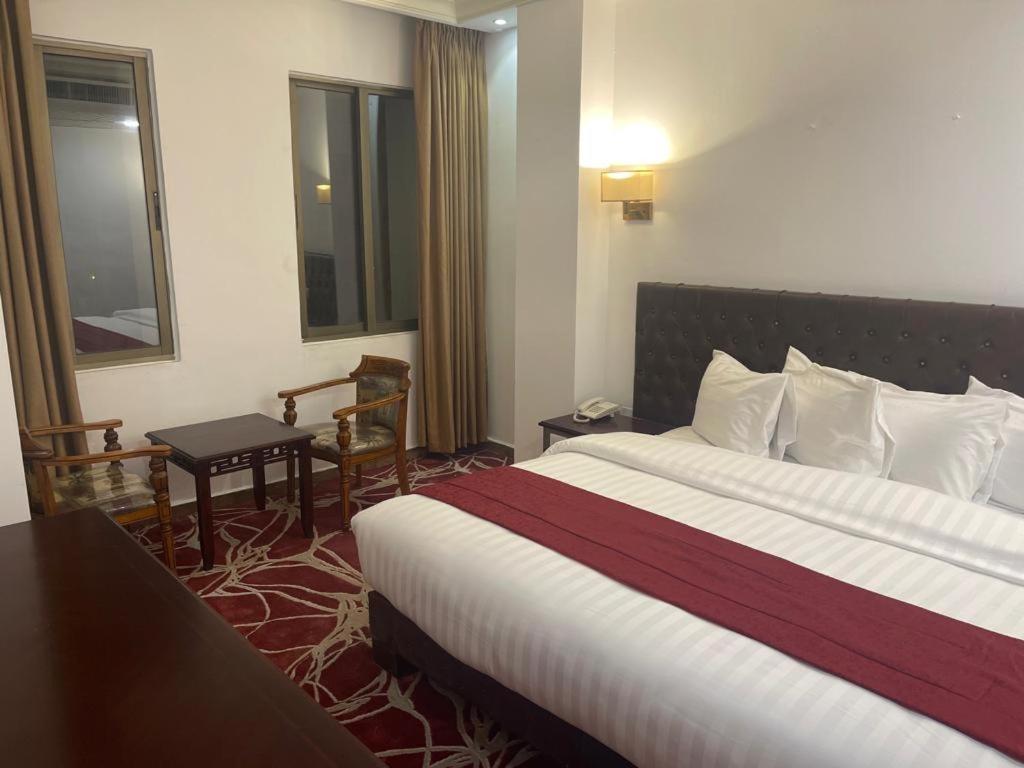 Madison Hotel Amman Exteriör bild